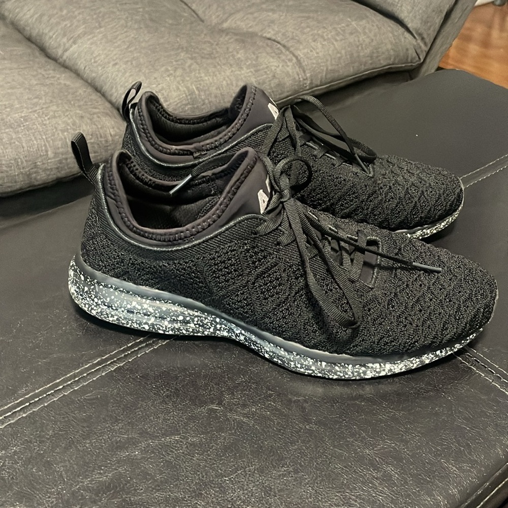 RARE- APL Techloom PHANTOM Athletic Sneakers in PITCH BLACK  With SPECKLE M 10